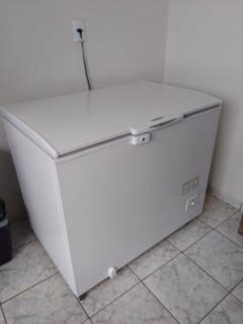 Vendo freezer novo